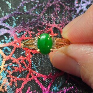 ✨ Vintage Jade & Diamond Ring in 18K Gold – Size 4.25